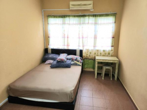 Reyza Homestay KKB